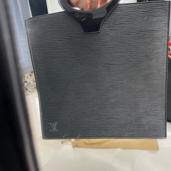 Louis Vuitton epi tote - Picture 4 of 4